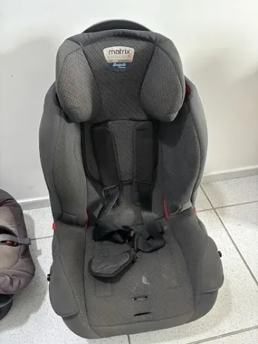 2 Cadeirinhas para Carro (Burigotto Matrix + Safety 1st) - Leia a descrição
