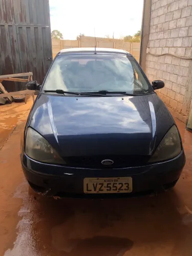 Ford Focus 1.8 16V 5P 2001