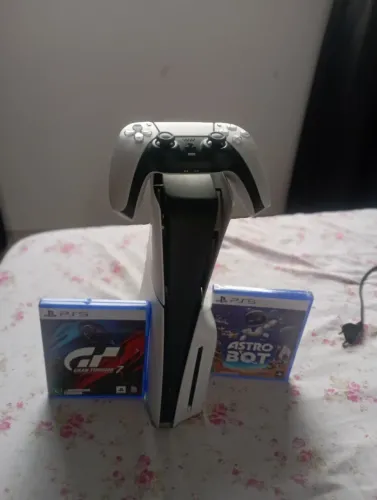 PS5 slim com leitor de disco + 2 jogos