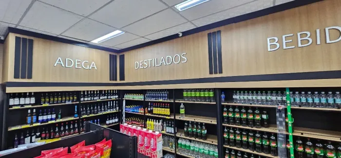 Leyout para supermercado em madeira nobre