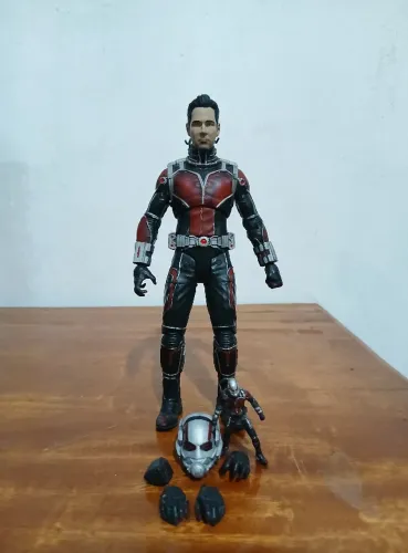 Ant Man Homem Formiga Marvel Select