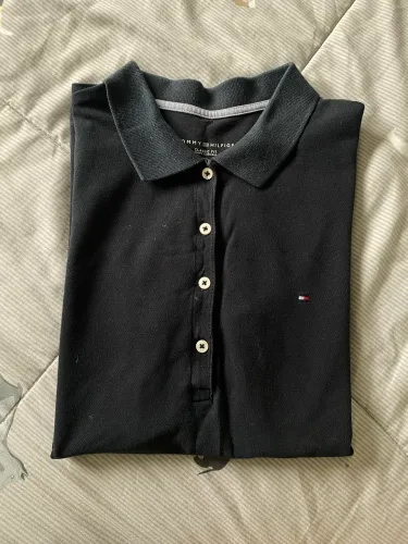 Camisa polo preta feminina Tommy Hilfiger - P