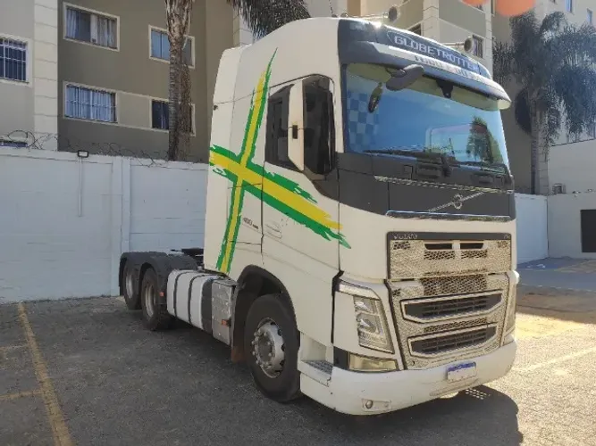 VOLVO FH 460 6X2 GLOBETROTTER, ANO 2019/2020 COMPLETO