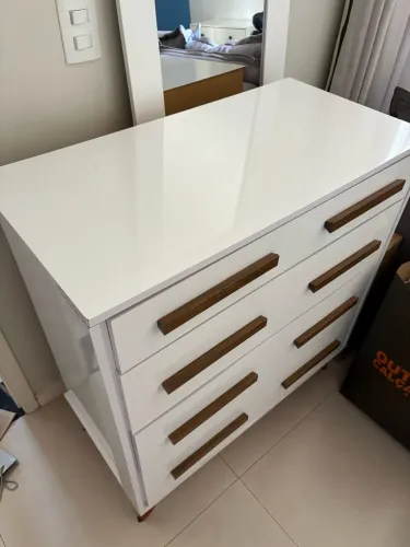 Cômoda com gaveteiro
