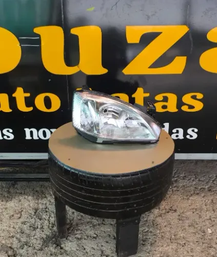 Farol Corsa Montana 2008 a 2012 semi-novo