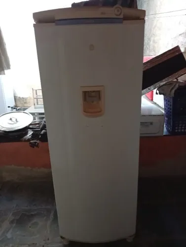 Geladeira Consul ESTRAGADA