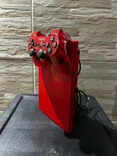 PlayStation 2 Slin Vermelho
