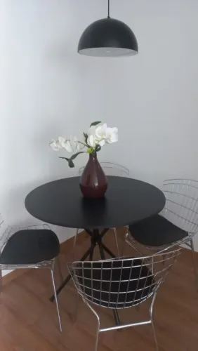 Mesa com 4 cadeiras