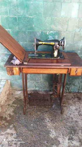 Máquina de costura da Singer boa condições
