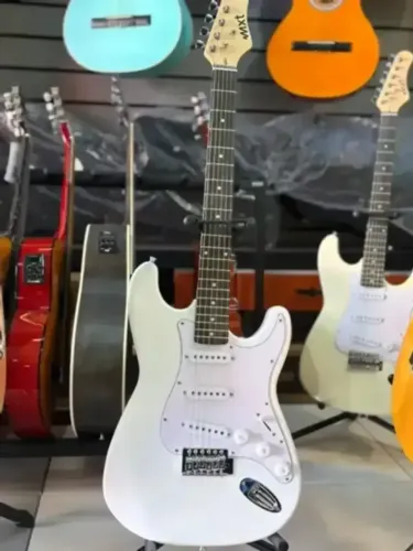 GUITARRA ELÉTRICA STRATOCASTER BRANCA MXT MST-W6B
