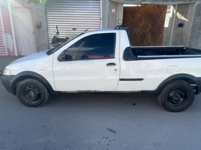 Fiat Strada Working 1.5 MPI 8V CE (álcool) 2002