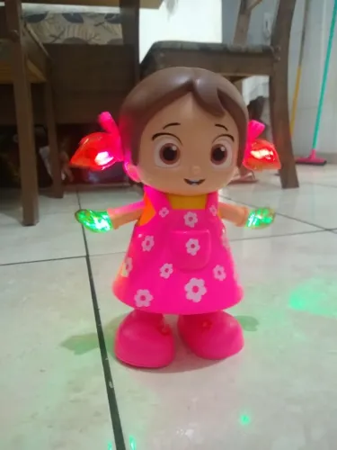 Boneca Dançarina Com Luzes