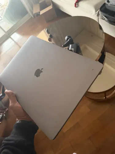 MacBook Pro 16 retina i7 Touchbar 2019 radeon pro 4gb 16gb 512gb avalio trocas