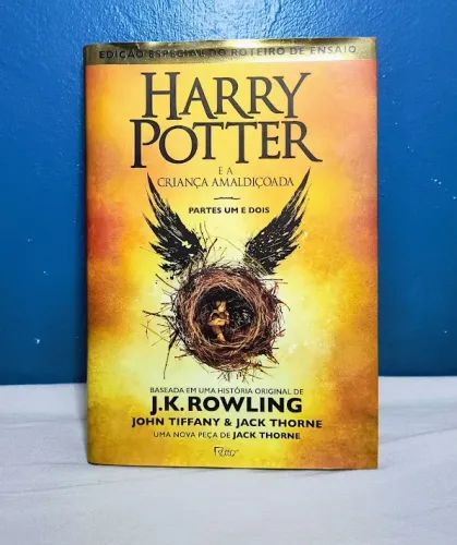 LIvro Harry Potter e a Criança amaldiçoada