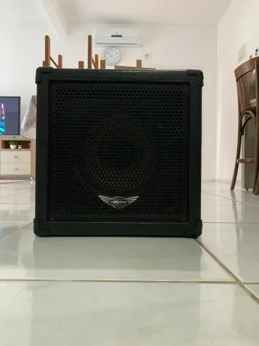 cubo voxstorm top bass 85, poucas vezes usado.