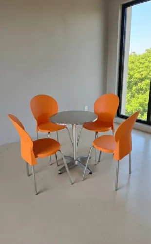 MESAS DE INOX + 4 CADEIRAS