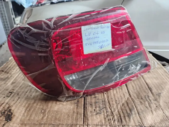 Lanterna traseira esquerda do Gol G5 original Volkswagen nunca foi usada .