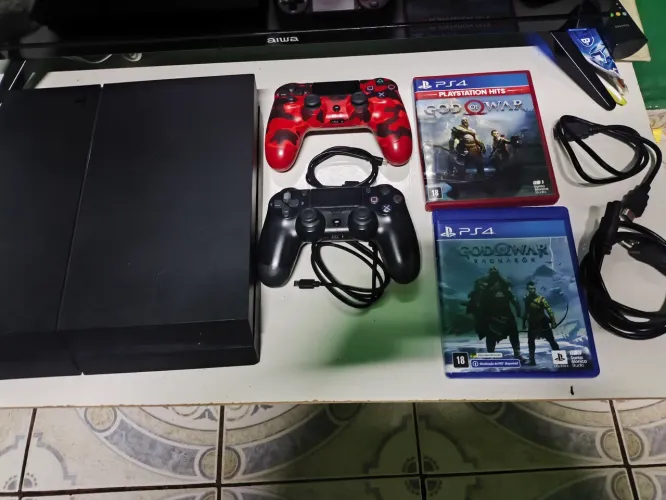 PS4 FAT 500GB + 2 Controles + Dupla God of war