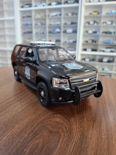 Miniatura Police Welly 1/24 Chevrolet Tahoe 2008