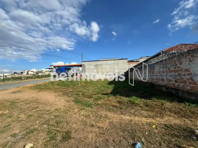 Lote á venda no bairro Califórnia, Florestal/MG