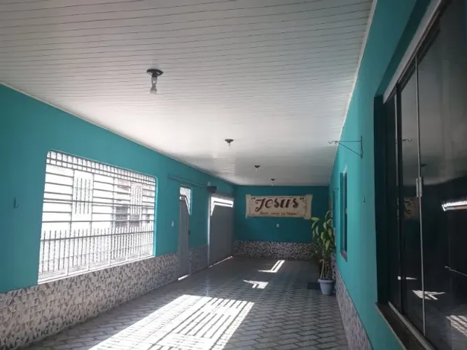 CASA COM 4 SUITES, BAIRRO SAUDADE I, PROX AO CENTRO, 4 QTOS E 4 WC, 352M², CASTANHAL.