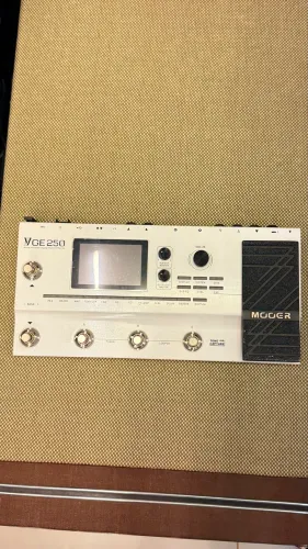 Pedaleira Mooer Ge250