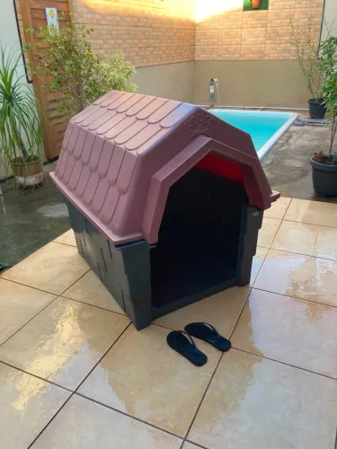 Casa de plástico gigante para cachorros