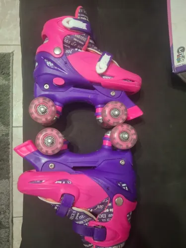 VENDO PATINS 4 RODAS COM LEDS TAMH 35/38 SEMI NOVO