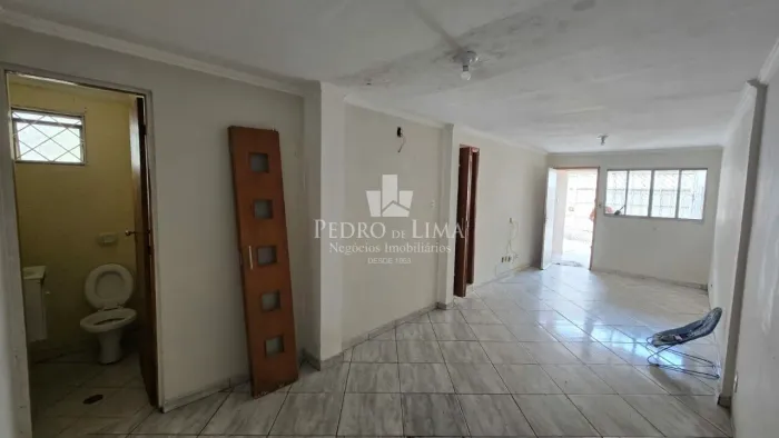 Casa térrea á venda na Penha-Vila Feliz com dois dormitórios duas vagas de garagem e espaç