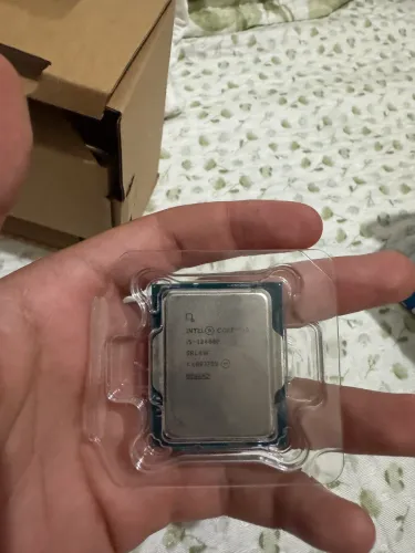 Intel i5 12400f com caixa e tudo