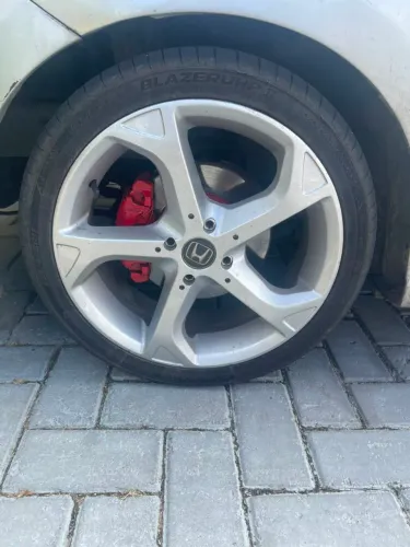 Rodas aro 17. 205/40