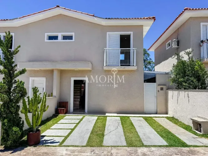 CASA EM CONDOMÍNIO À VENDA NO PORTAL DOS IPÊS COM 3 QUARTOS 1 SUÍTE PISCINA E 2 VAGAS EM C