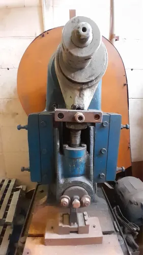 Prensa excêntrica 6T 