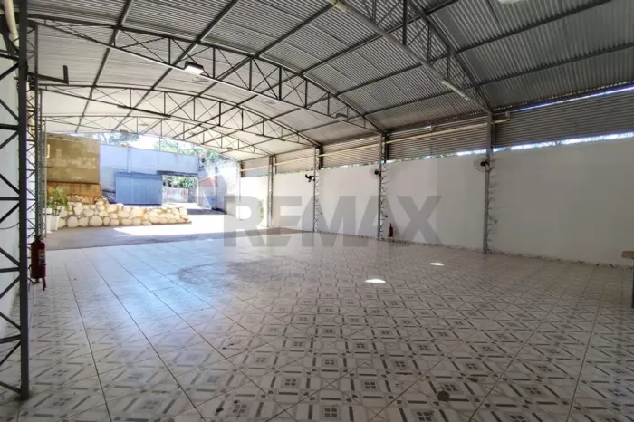 Galpão com estrutura de cozinha para locação comercial em Paulínia/SP