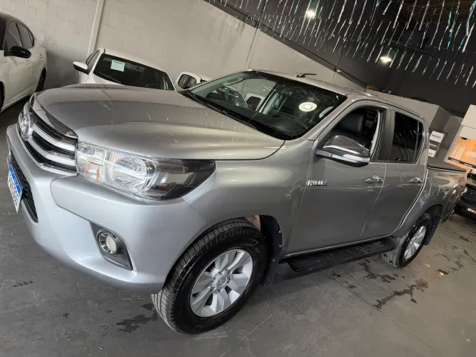 Toyota Hilux CD SRV 4X4 2.8 TDI Diesel Aut. 2017