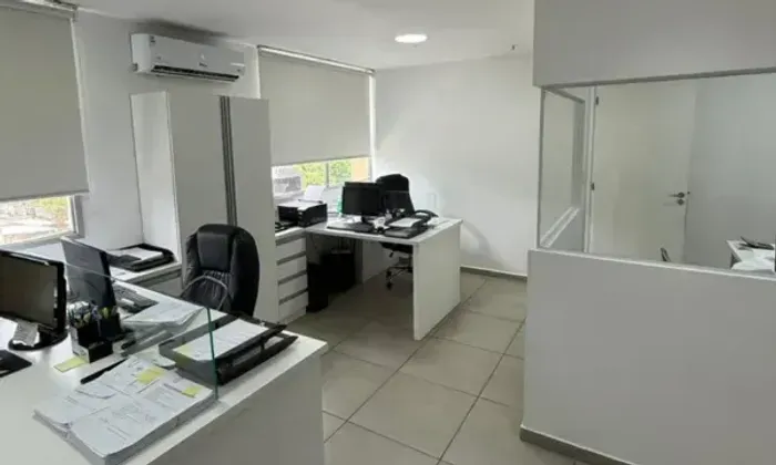 Sala Comercial com 61 metros quadrados  e 2 Vagas em Penha  - RJ