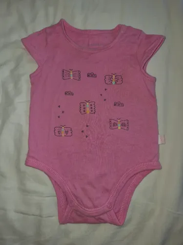 Body Alphabeto rosa 6 a 9 meses