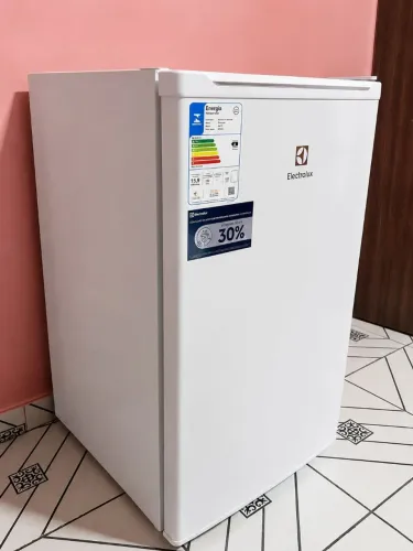 FRIGOBAR ELETROLUX 122 L