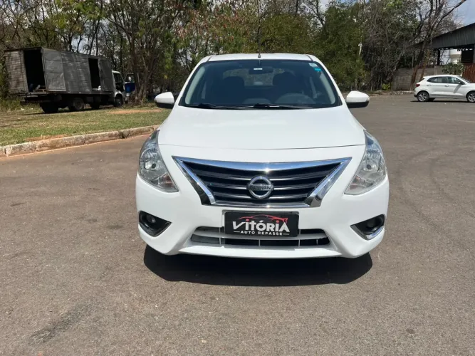Nissan Versa SL 1.6 16V Flexstart 4P Mec. 2017