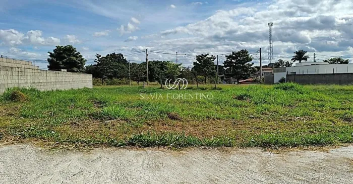 Terreno à venda em Taubaté-SP, bairro Piracangaguá, 415,00 m² de área.