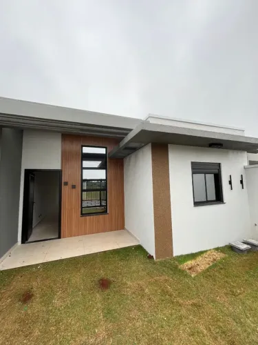 Casa no Tropical com 03 quartos