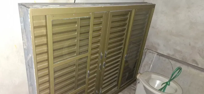Janela Veneziana Sasazaki 1,50 x 1,20m - Completa com Vidros