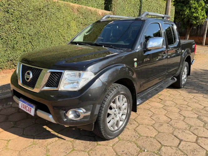 Nissan Frontier SL CD 4X4 2.5tb Diesel AUT 2013