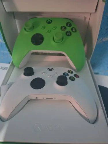 Xbox series S 512g SSD 2 controles originais