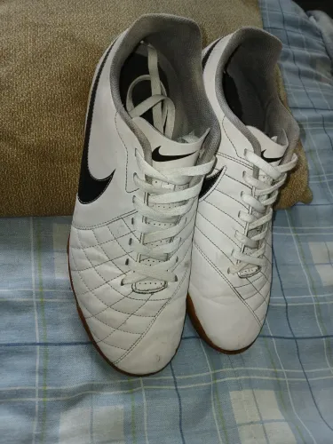 Chuteira de salão - Nike