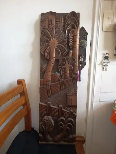 Quadro entalhado em madeira de lei , painel decorativo
