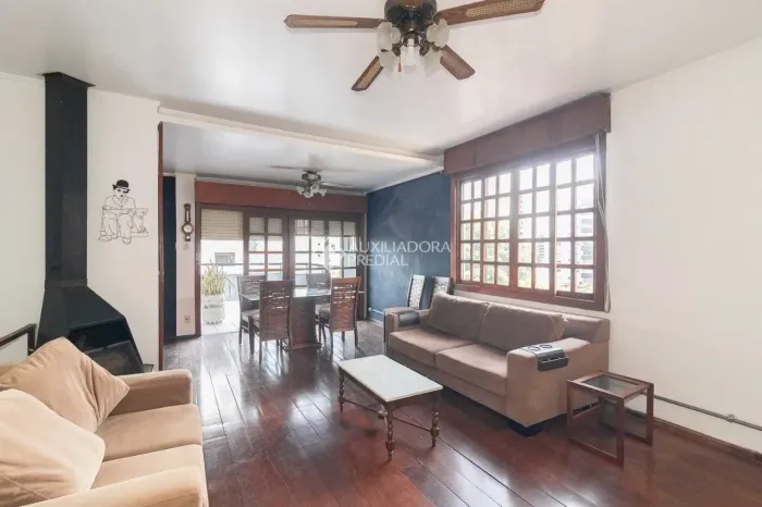 Apartamento 3 e uma suite, no bairro Petrópolis