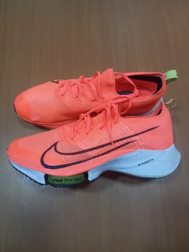 Nike Air zoom tempo next leiam toda descrição 