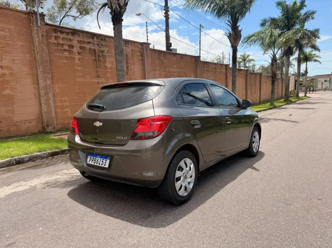 Chevrolet Onix Hatch LT 1.4 8V Flex Power Mec. 4P 2015
