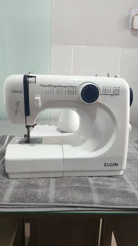 Máquina de Costura Elgin Genius JX-4000-1